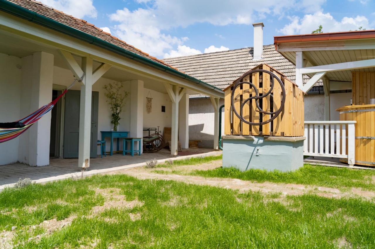 Villa Zamatos Turbolya Kishaz Es Wellness *